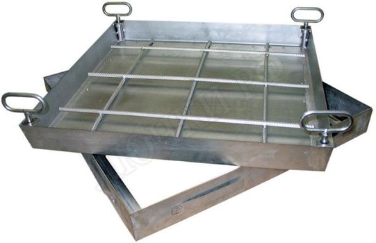 Напольный люк Техник 750*900 Напольный люк Техник 750*900